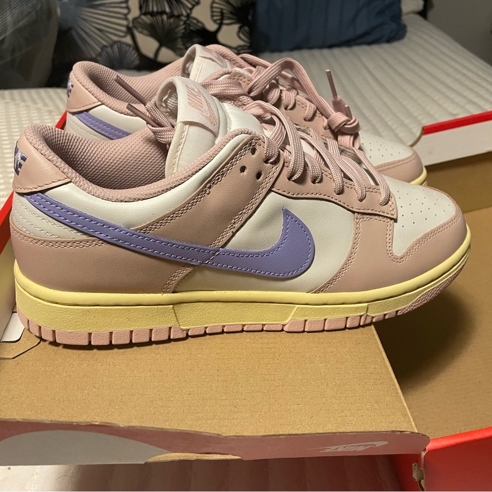 NIKE DUNKS LOW (women’s)
